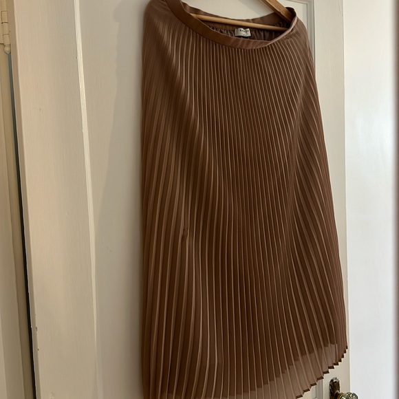 Babaton Acclaim Skirt - Picture 2 of 3